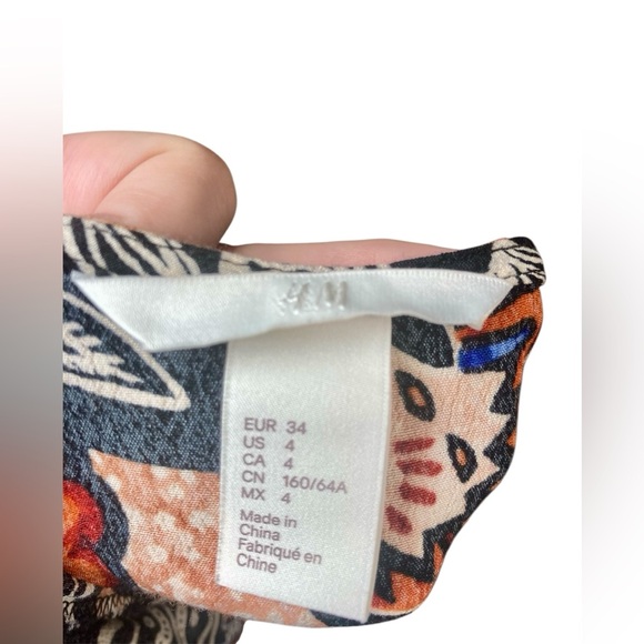 H&M Romper Jungle Print Long Sleeves Size 4​ - Picture 5 of 7